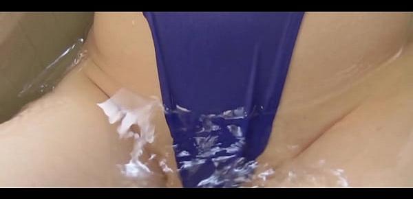  Manami Yamagichi High-cut swimsuit (speedo) blue legs,ass-fetish image video solo